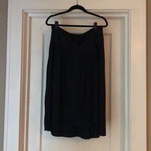 Dark navy pleated skirt